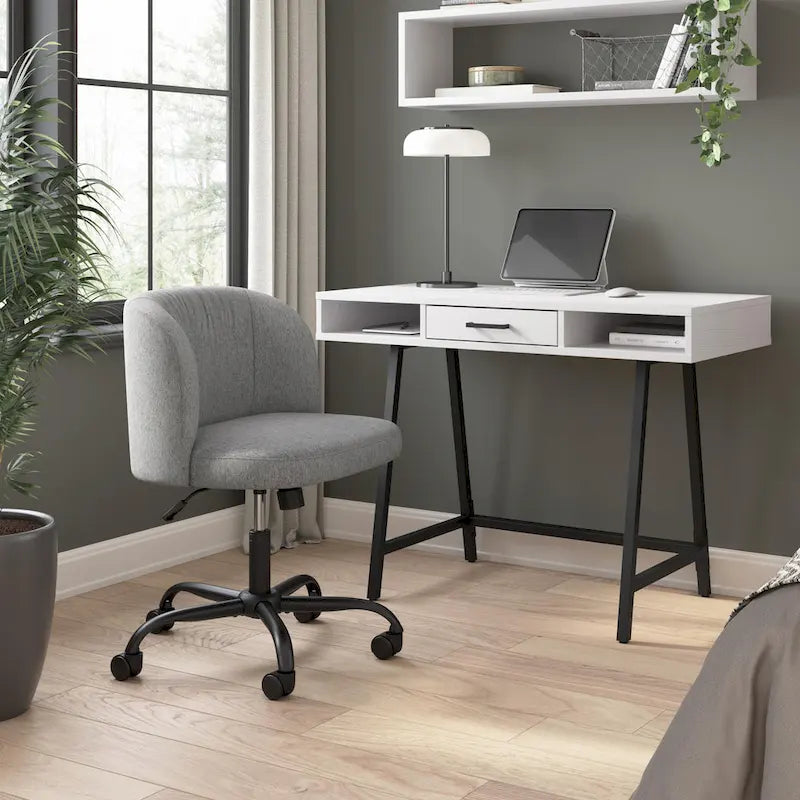 Set di scrivania e sedia Steele Small di Bush Furniture per l'ufficio domestico