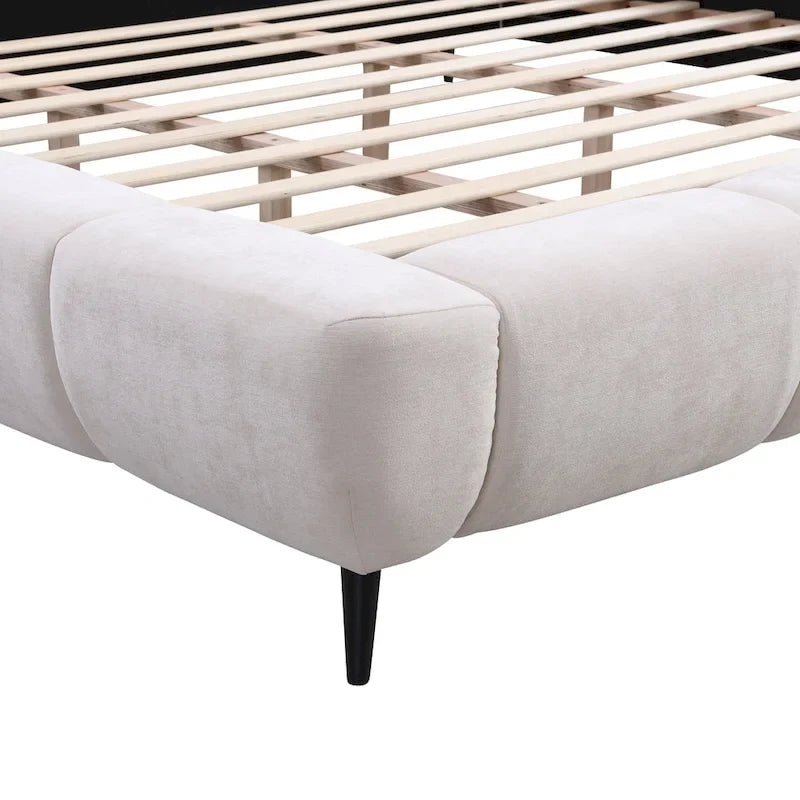 Christopher Knight Home - Letto imbottito Alexander King con testiera a conchiglia e struttura in legno massello