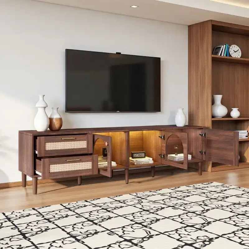 Mobile TV in rattan per TV fino a 80 pollici, consolle multimediale con 3 armadi e 2 cassetti, centro di intrattenimento a LED