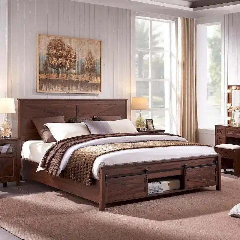 Letto matrimoniale in legno stile fattoria, con armadi e testiera