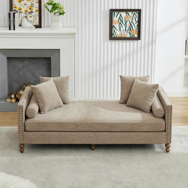 Comoda chaise longue imbottita con varie caratteristiche per il relax