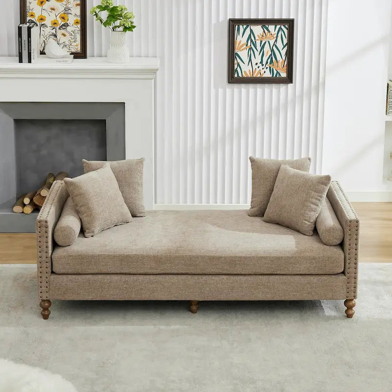 Comoda chaise longue imbottita con varie caratteristiche per il relax