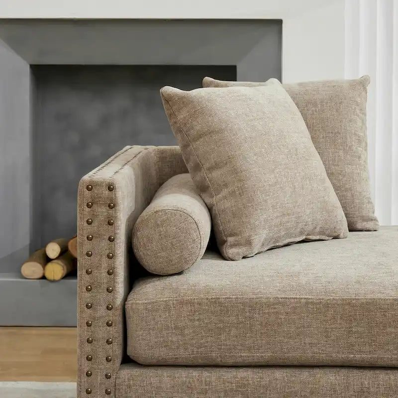Comoda chaise longue imbottita con varie caratteristiche per il relax