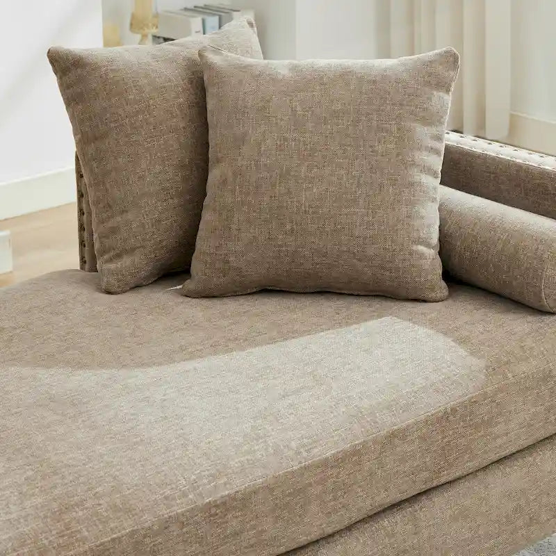 Comoda chaise longue imbottita con varie caratteristiche per il relax