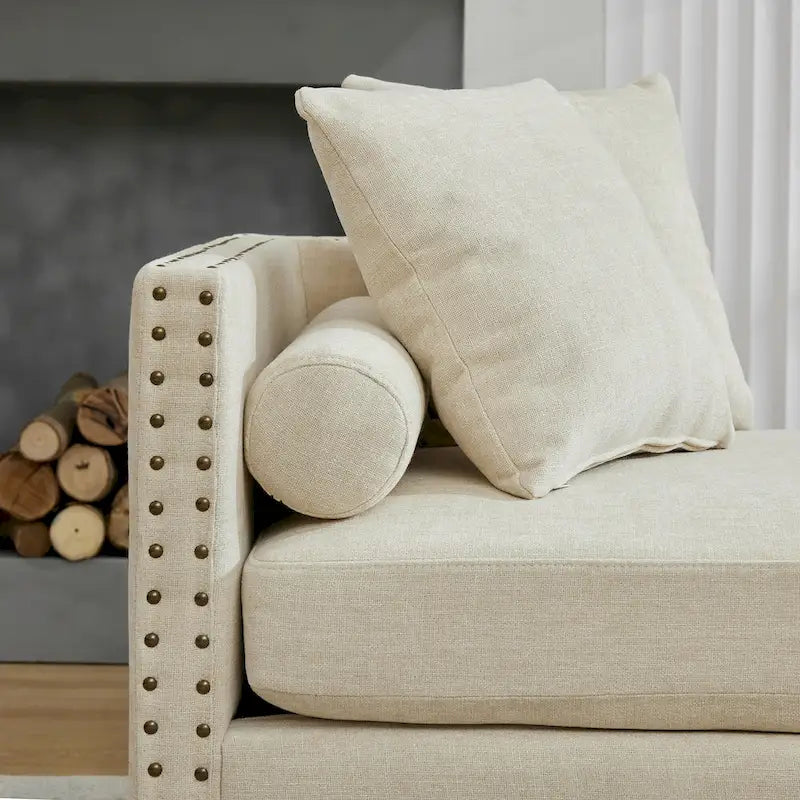 Comoda chaise longue imbottita con varie caratteristiche per il relax
