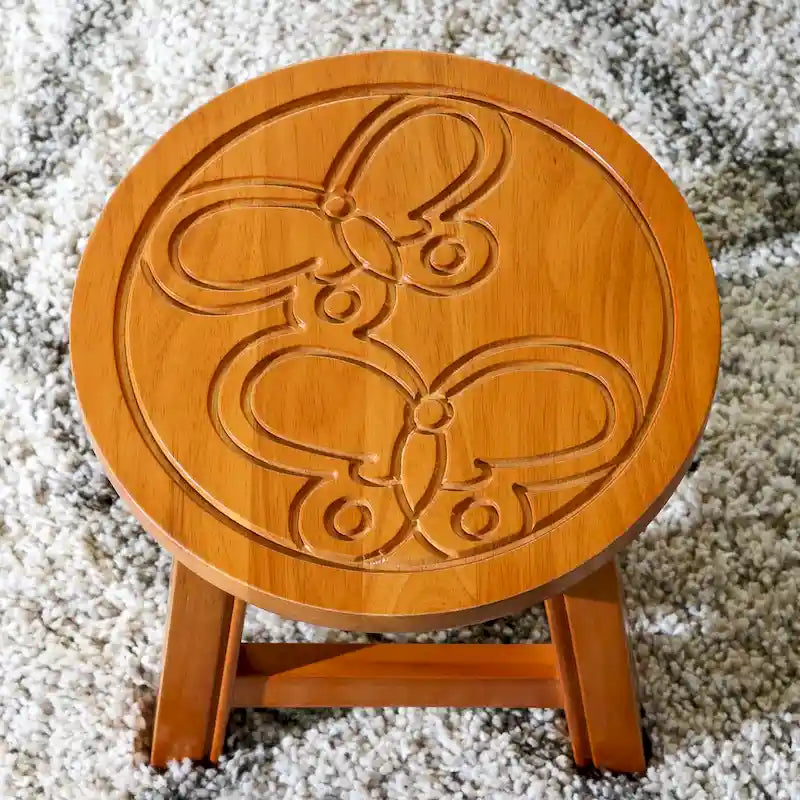 Sgabello in legno intagliato Fairplay di DTY Indoor Living
