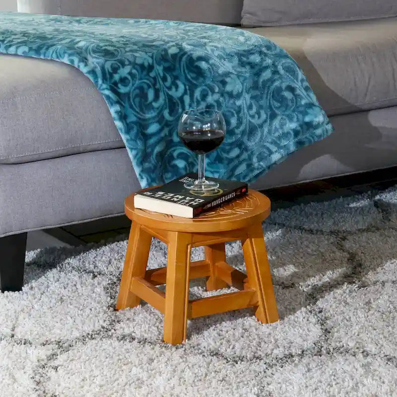 Sgabello in legno intagliato Fairplay di DTY Indoor Living