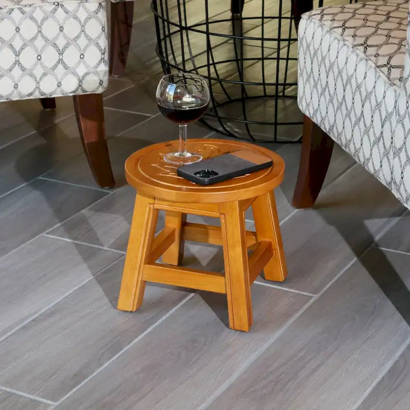 Sgabello in legno intagliato Fairplay di DTY Indoor Living