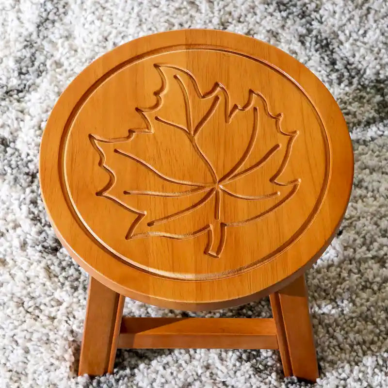 Sgabello in legno intagliato Fairplay di DTY Indoor Living