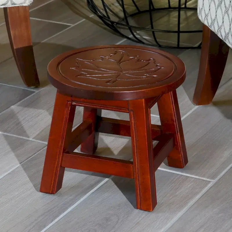 Sgabello in legno intagliato Fairplay di DTY Indoor Living
