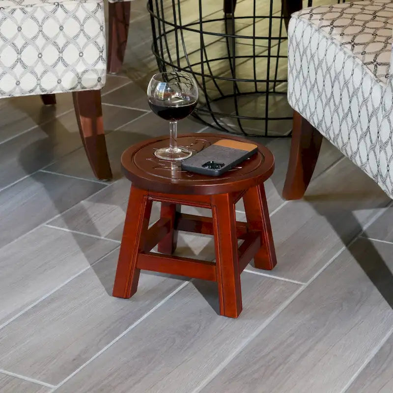 Sgabello in legno intagliato Fairplay di DTY Indoor Living