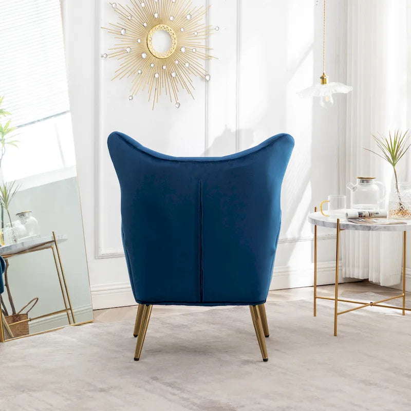 Poltrona con schienale ad ala trapuntato e bottoni in velluto Sovarol di Roundhill Furniture