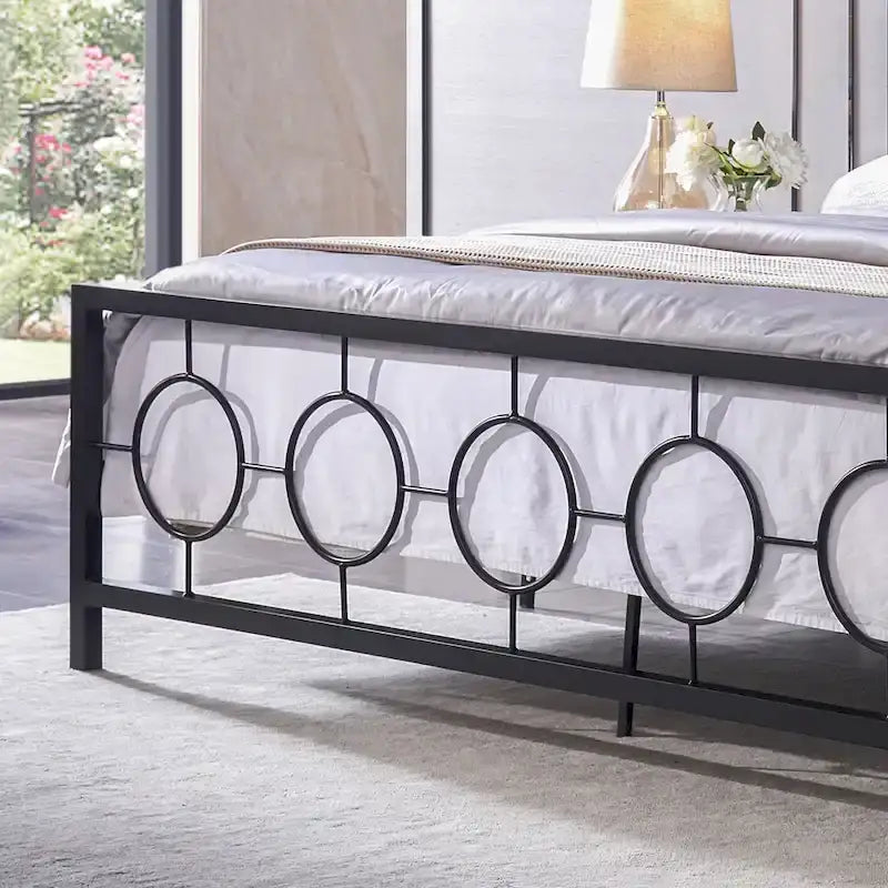 Letto matrimoniale moderno Francoise in ferro di Christopher Knight Home