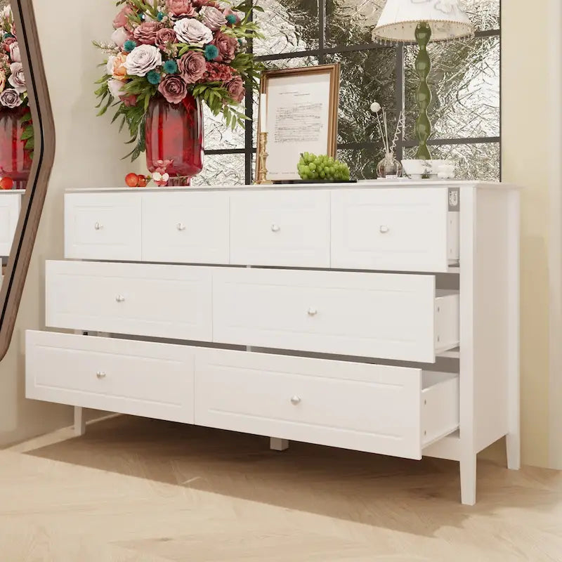 Lussuosa cassettiera in MDF con più cassetti: soluzione moderna per riporre gli oggetti in casa
