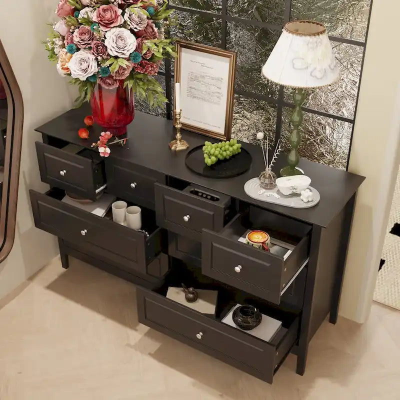 Lussuosa cassettiera in MDF con più cassetti: soluzione moderna per riporre gli oggetti in casa