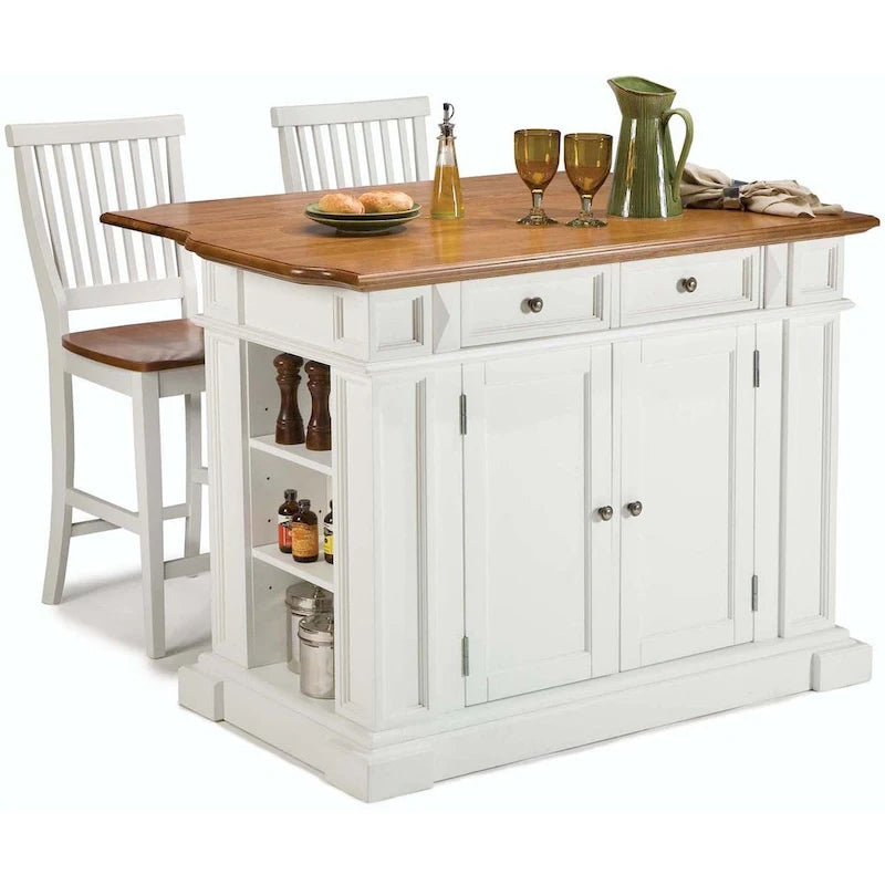 Set da cucina con isola in rovere bianco sporco anticato Americana di Homestyles con due sgabelli da bancone