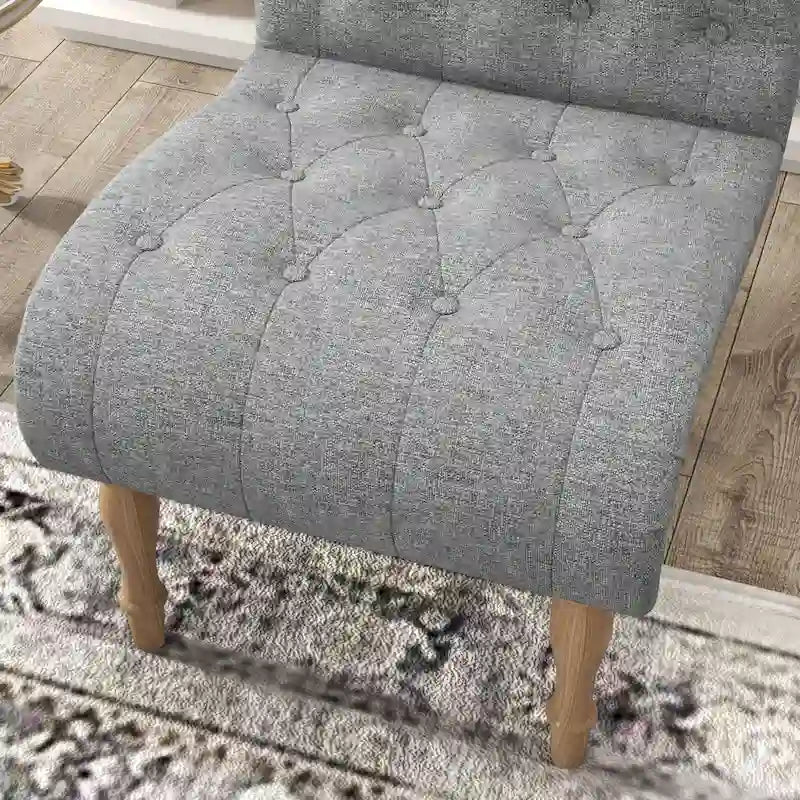 Poltrona imbottita con braccioli per camera da letto e soggiorno, con gambe in legno