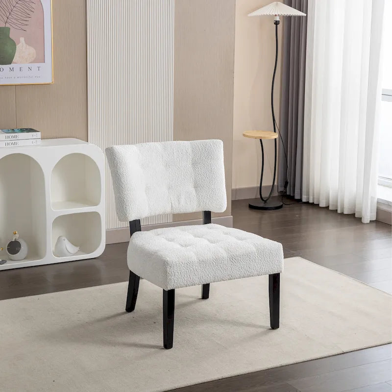 Poltrona oversize con motivo a pantofola trapuntata McRee di Porch &amp; Den