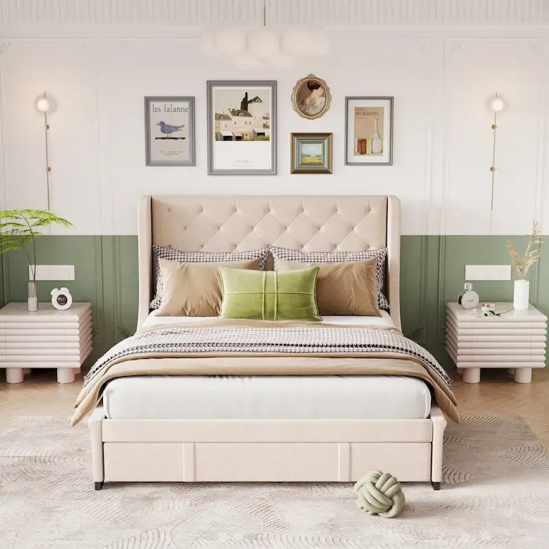 Letto matrimoniale imbottito con testiera Wingback e un grande cassetto