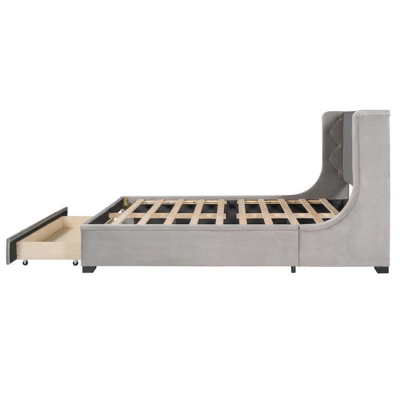 Letto matrimoniale imbottito con testiera Wingback e un grande cassetto