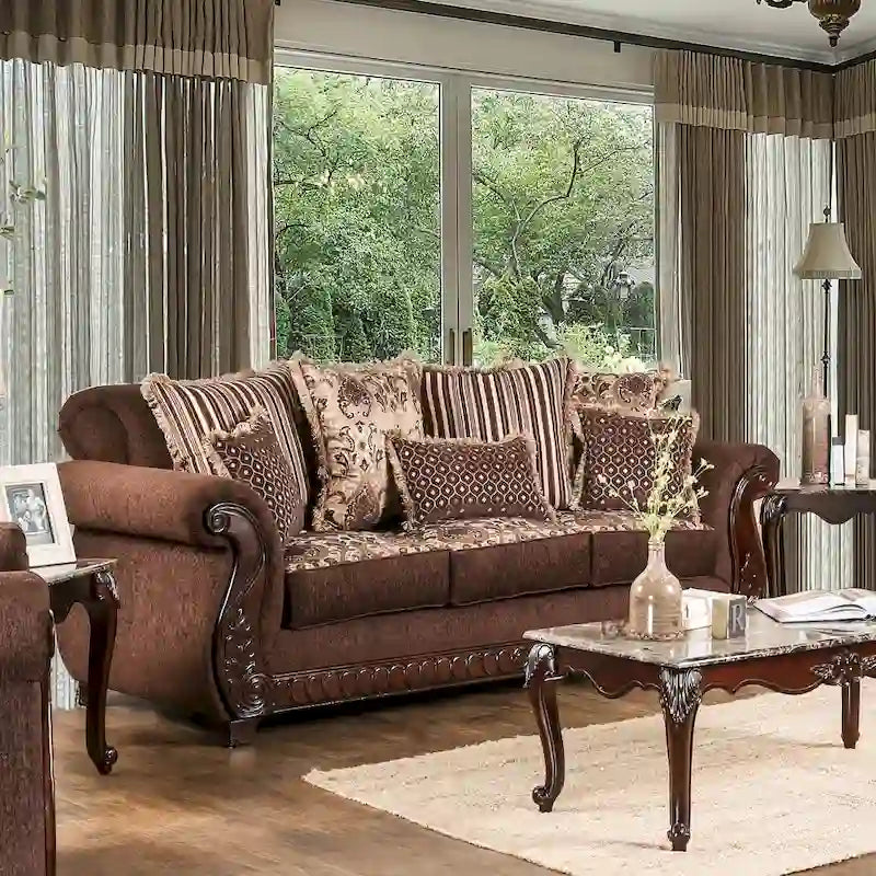 Divano con braccioli arrotolati rivestito in tessuto tradizionale Fova di Furniture of America