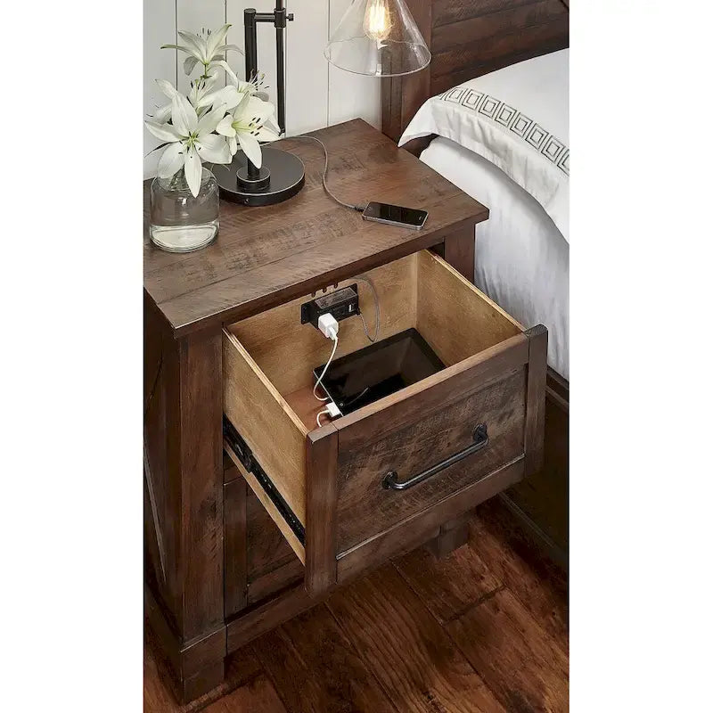 Set da camera da letto con contenitore in legno massello Simply Solid Shelba da 5 pezzi