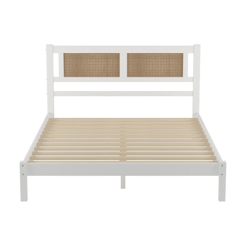 Letto matrimoniale con piattaforma in legno e testiera in rattan naturale, squisita eleganza con fascino minimalista
