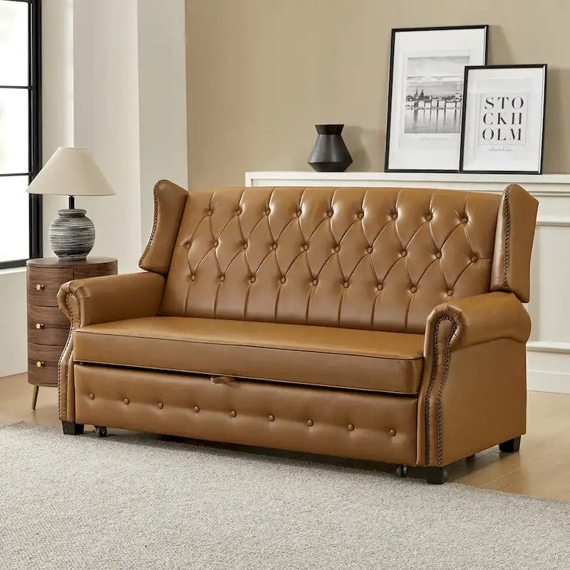 Divano letto in pelle vegana Ruedi Transitional 73.6 con schienale trapuntato e borchie di HULALA HOME
