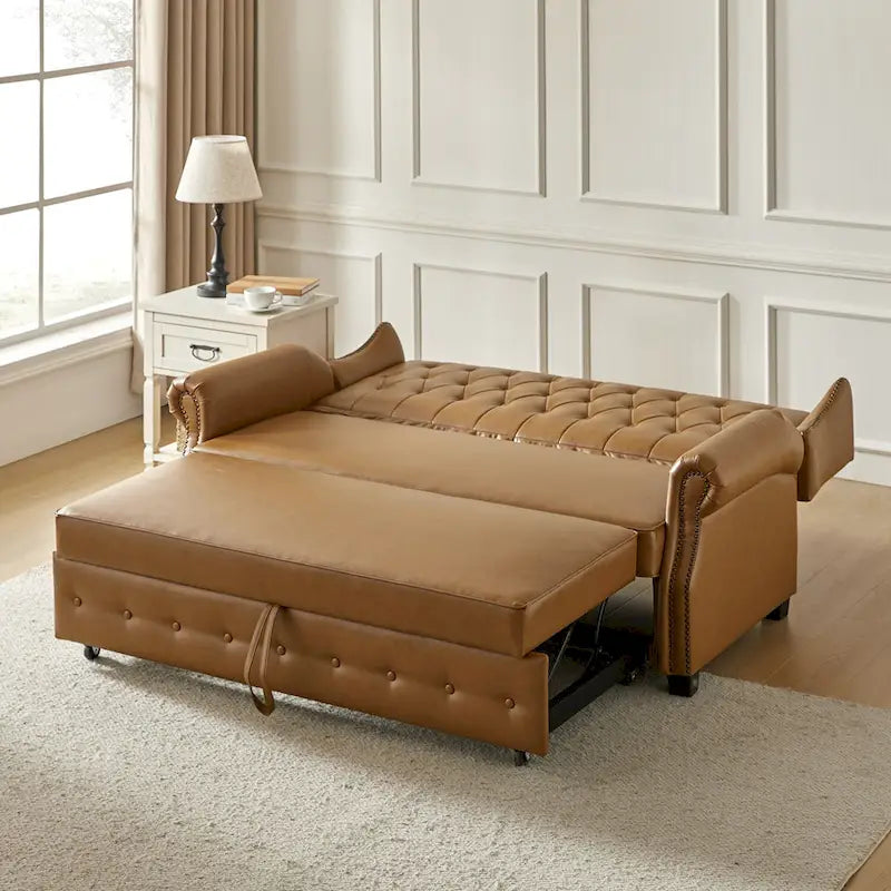 Divano letto in pelle vegana Ruedi Transitional 73.6 con schienale trapuntato e borchie di HULALA HOME